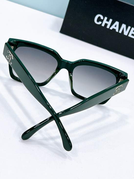 Picture of Chanel Sunglasses _SKUfw77097099fw